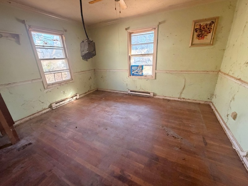 Oakland Ave bedroom