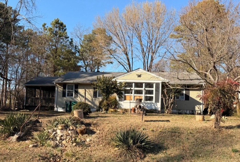 Oakland Ave exterior